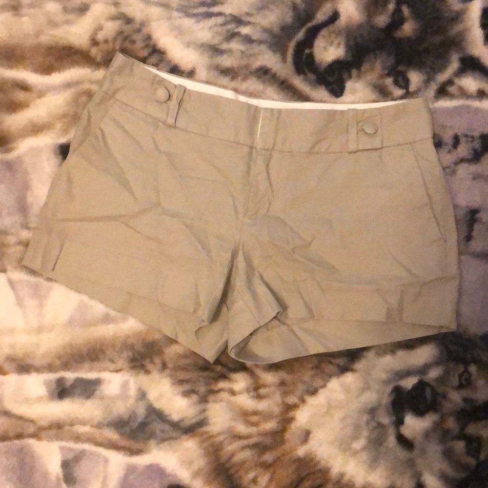 Banana Republic Woman’s Size 4 Light Grey Way above the knee shorts.
